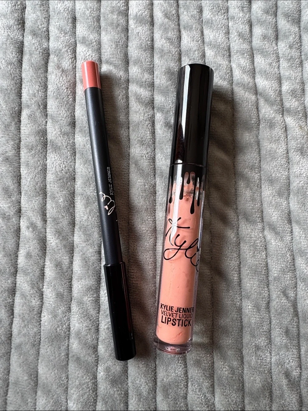 NEW in Box KYLIE Cosmetics Velvet Liquid Lipstick & Lip Liner Set - L.A.